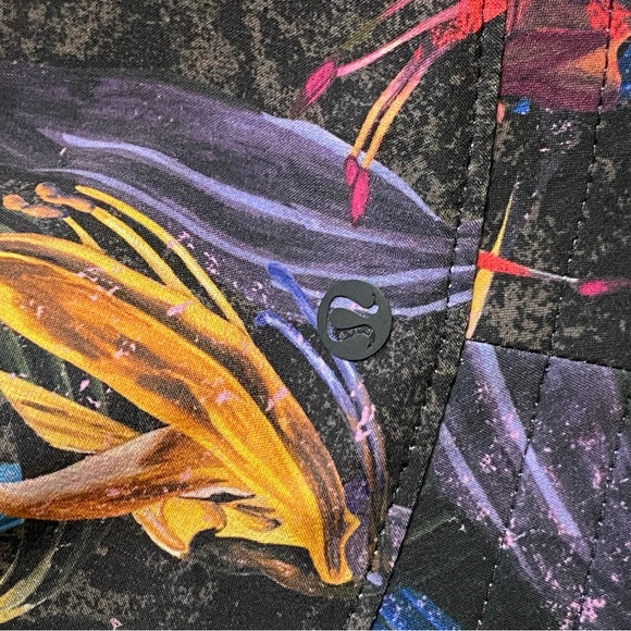 M/L Lululemon Both Ways Reversible Bucket Hat WTDR/VFBM Floral Blue - Picture 4 of 5